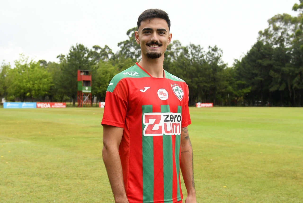 Portuguesa contrata atacante Matheus Cadorini, revelado por técnico Fábio Matias
