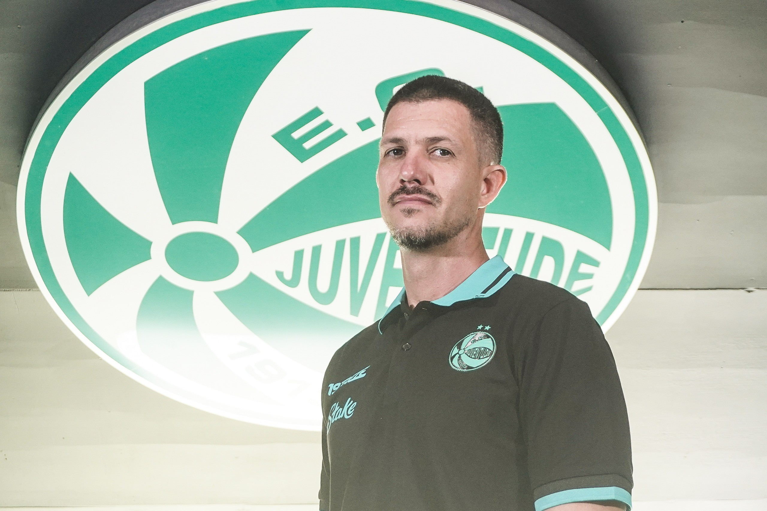 Barbieri é apresentado pelo Juventude  e elege montagem do elenco como principal desafio