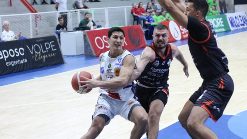 Caxias vence São José fora de casa e alcança a segunda vitória seguida no NBB