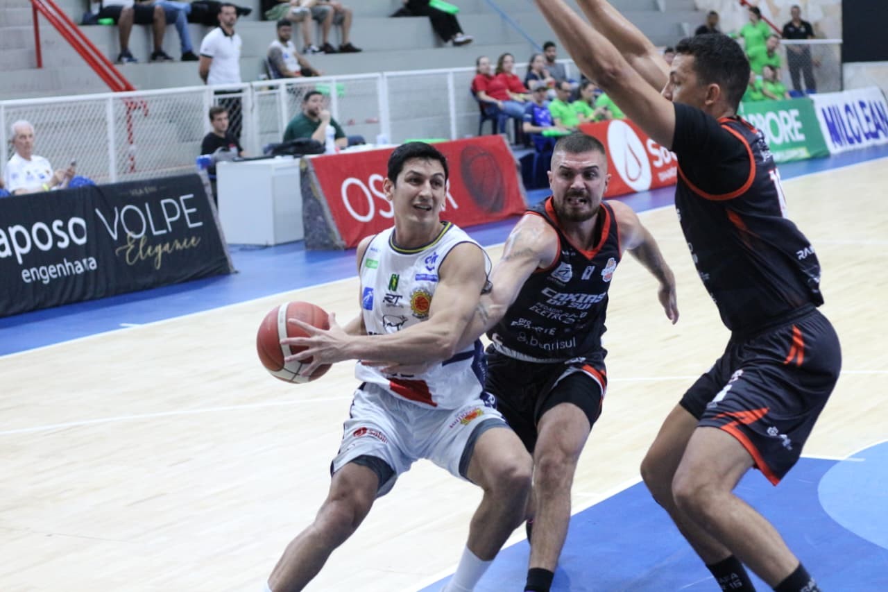 Caxias vence São José fora de casa e alcança a segunda vitória seguida no NBB