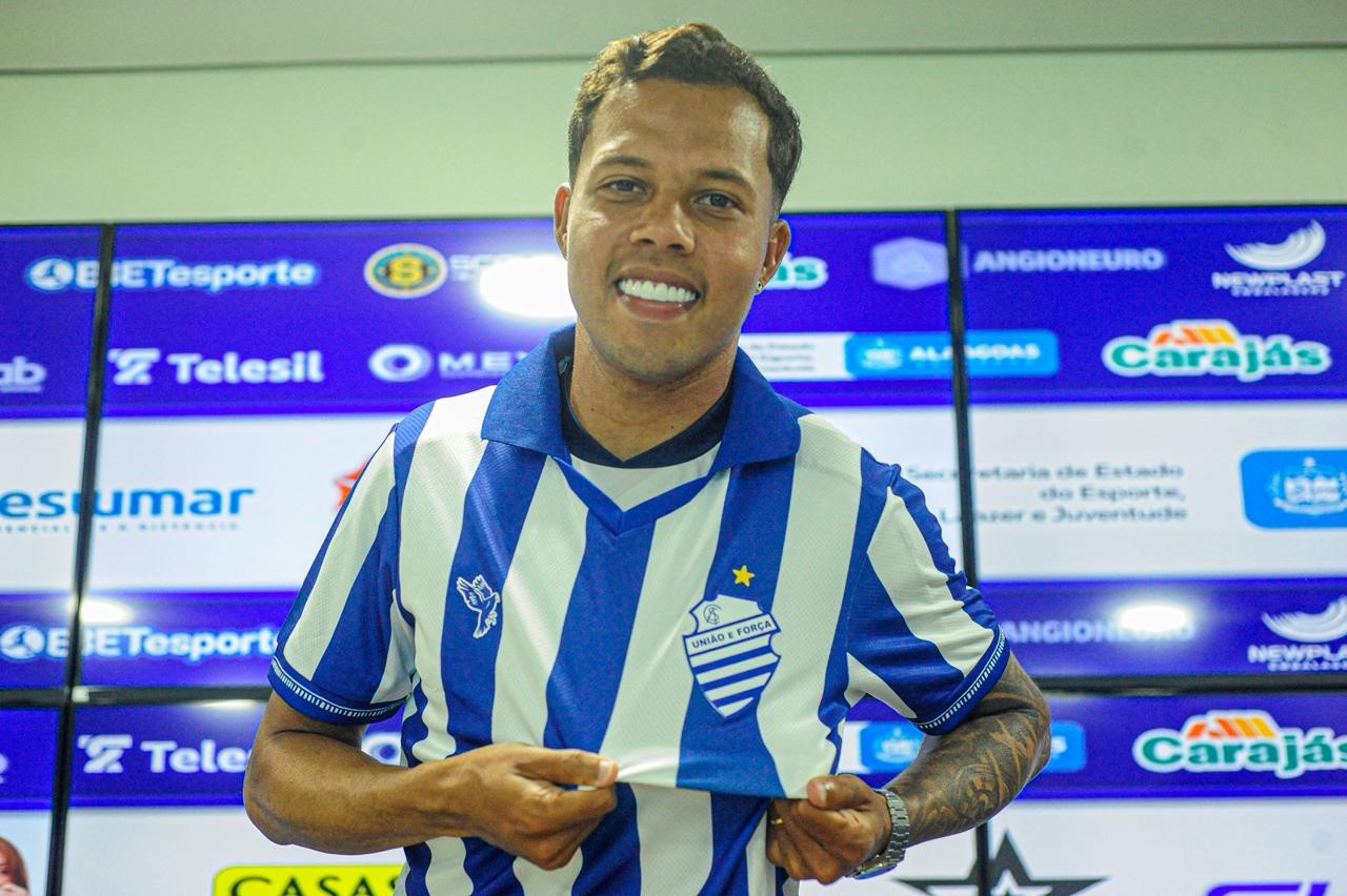 Apresentado pelo CSA, Matheus Souza diz que joga pelos lados e por dentro: “Velocidade e finalização”