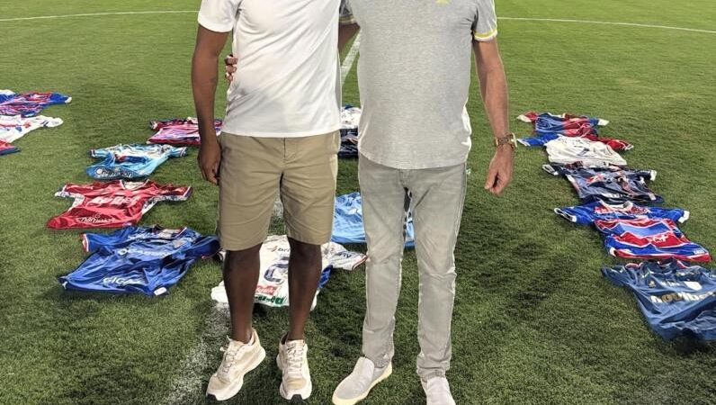 Dirigente do Fortaleza se despede de Tinga nas redes sociais e indica Coritiba como destino