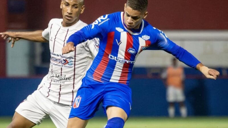 Penapolense oficializa a contratação do atacante Pedrinho