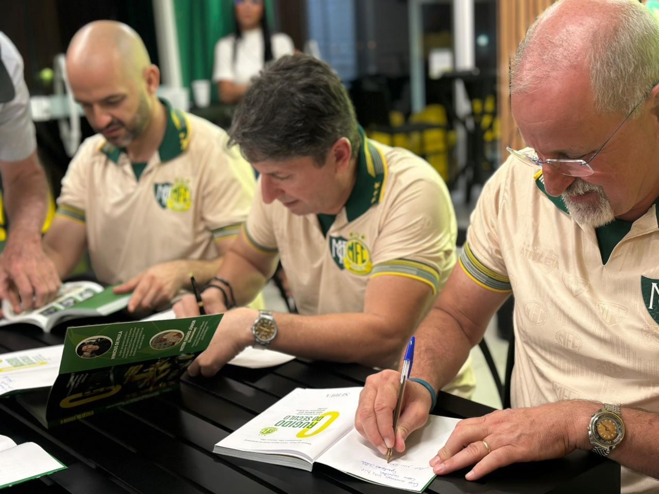 Livro do centenário do Mirassol é lançado e eterniza trajetória do clube