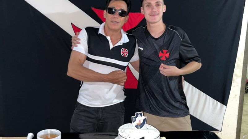 Filho viaja 16h de ônibus e leva pai de 61 anos para ver Vasco pela 1ª vez no estádio: “Sonho de criança”