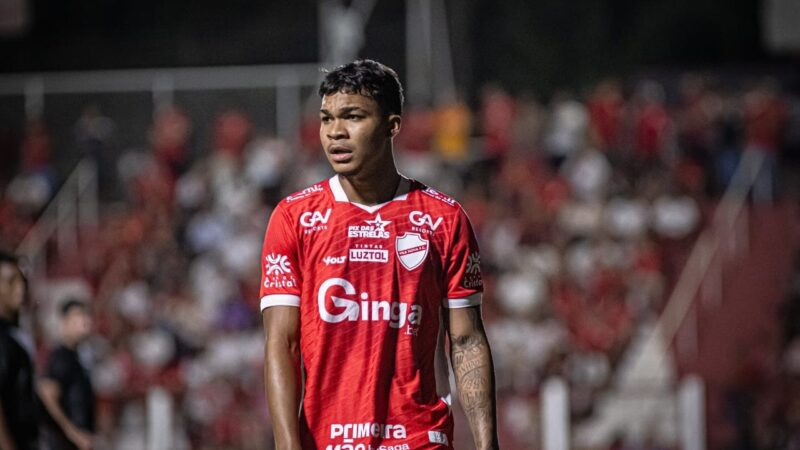 Vila Nova encaminha empréstimo de jogador acusado de agredir mulher em bar no Rio