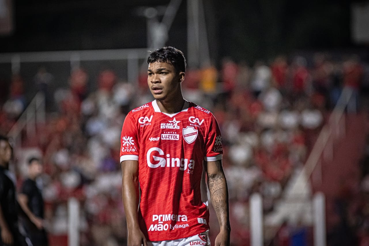 Vila Nova encaminha empréstimo de jogador acusado de agredir mulher em bar no Rio