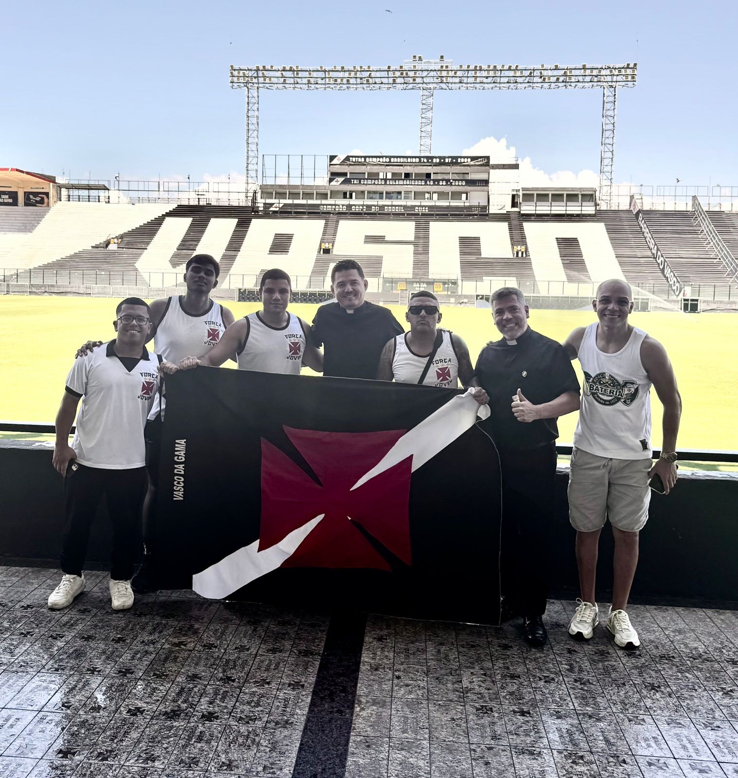 “Padre vascaíno” lamenta vice na Copa do Brasil, mas comemora recepção de torcedores no Rio