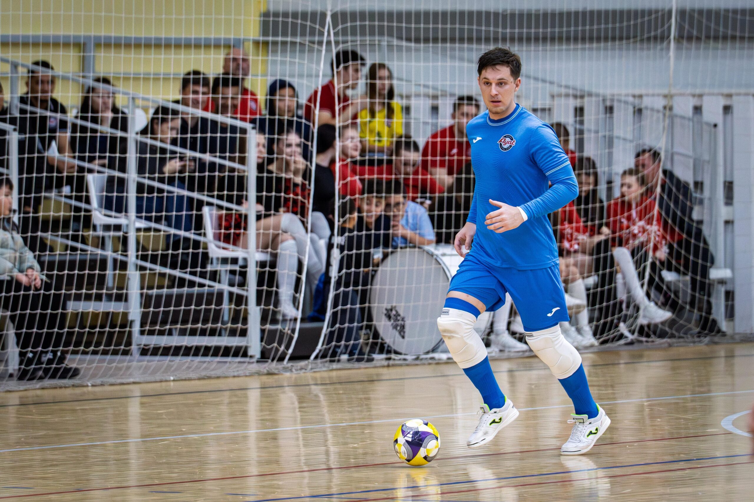 Catarinense vive no Cazaquistão a rotina como goleiro de futsal: “Sempre fui um menino que sonhei”