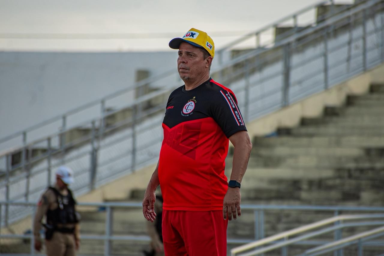 Piza relativiza resultados de amistosos e destaca processo de construção no Campinense