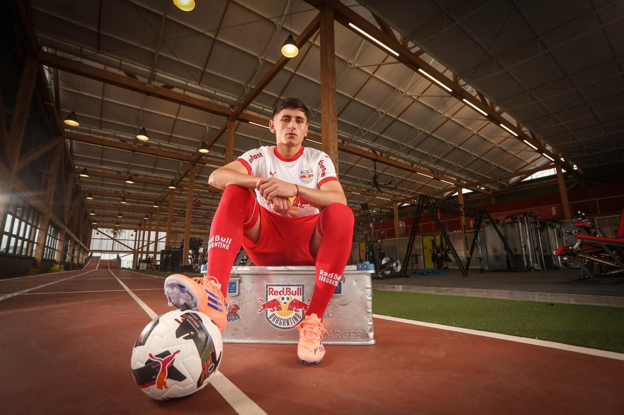 Bragantino oficializa contratação do meia Ignacio Sosa, ex-Peñarol