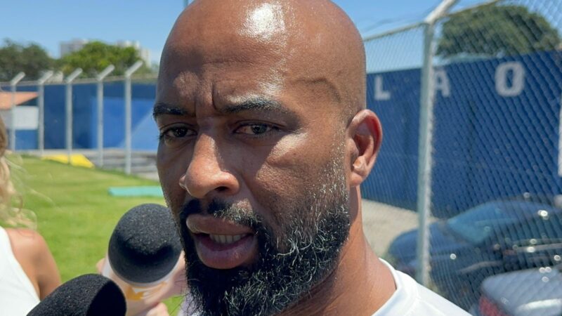 Fabinho Soldado comenta saída do Corinthians e admite conversa para assumir o Internacional