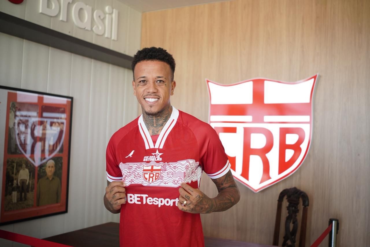 CRB inicia trabalho com bola e apresenta dois reforços no Ninho do Galo