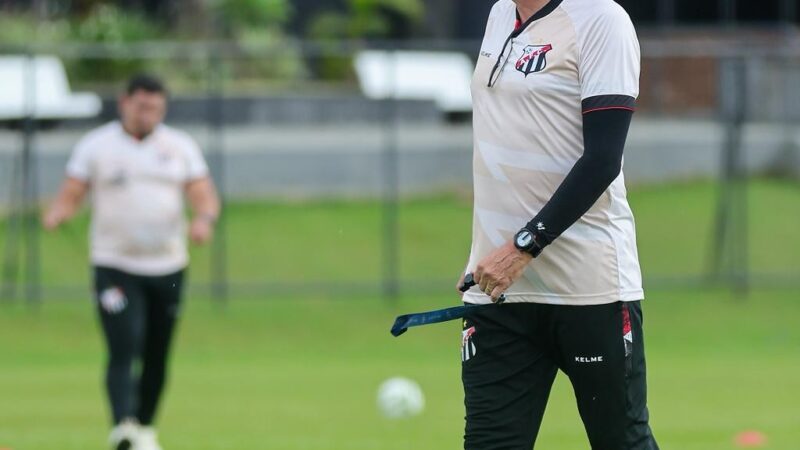 Anápolis anuncia saída do técnico Luiz Carlos Winck
