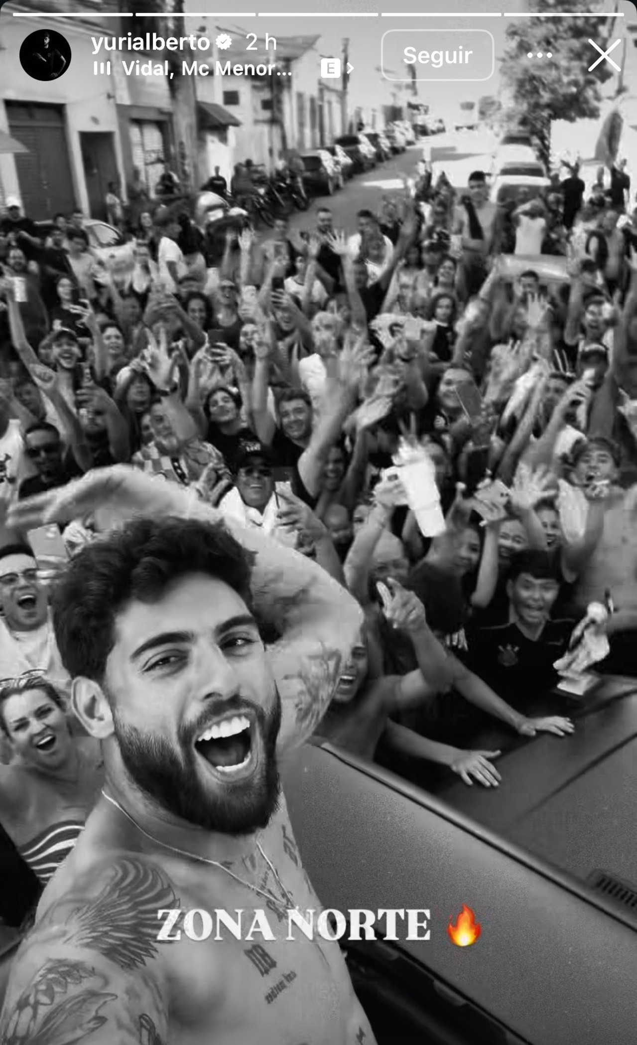 Yuri Alberto é ovacionado por multidão em visita a bairro onde passou a infância; veja vídeo