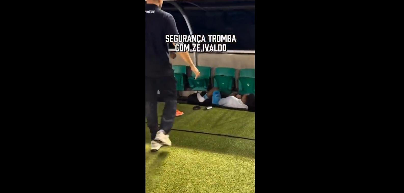 Torcedor invade campo para abraçar Neymar e derruba Zé Ivaldo no banco do Santos; vídeo