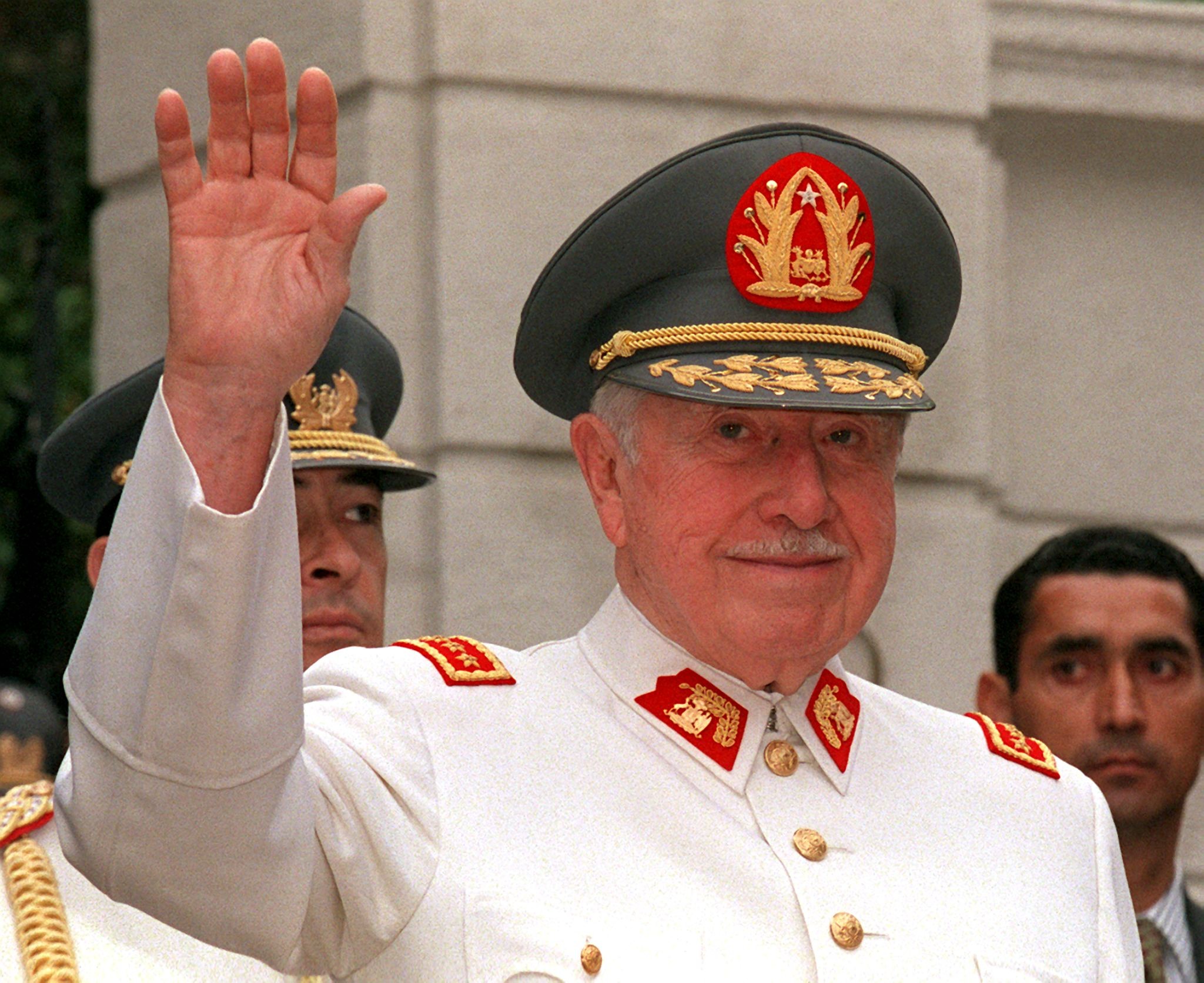 Kast escolhe ex-advogados do ditador Pinochet como ministros da Defesa e dos Direitos Humanos no Chile