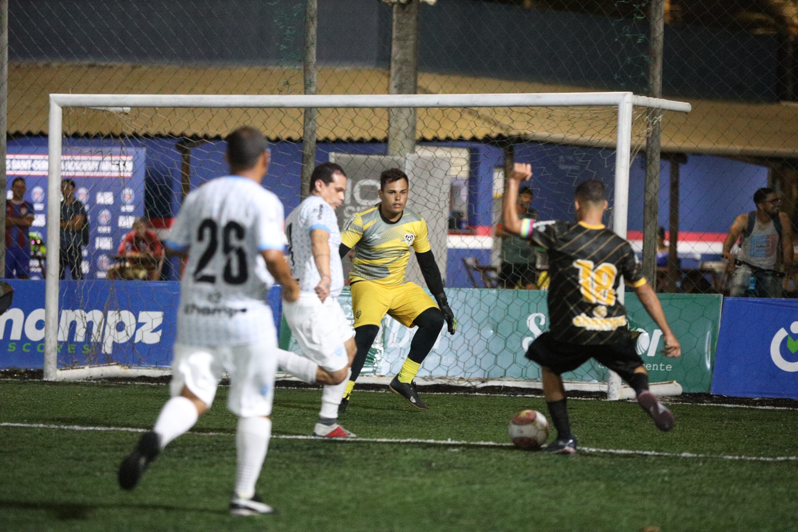 Rodada 15 da Hattrick League tem 36 gols, jogos movimentados e placares elásticos