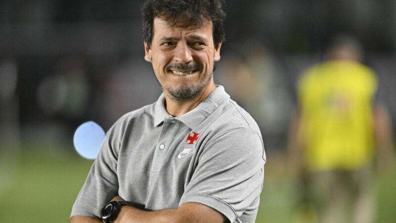 Diniz elogia Rojas e compara Gómez a Rayan em vitória do Vasco: “Tem muito talento”