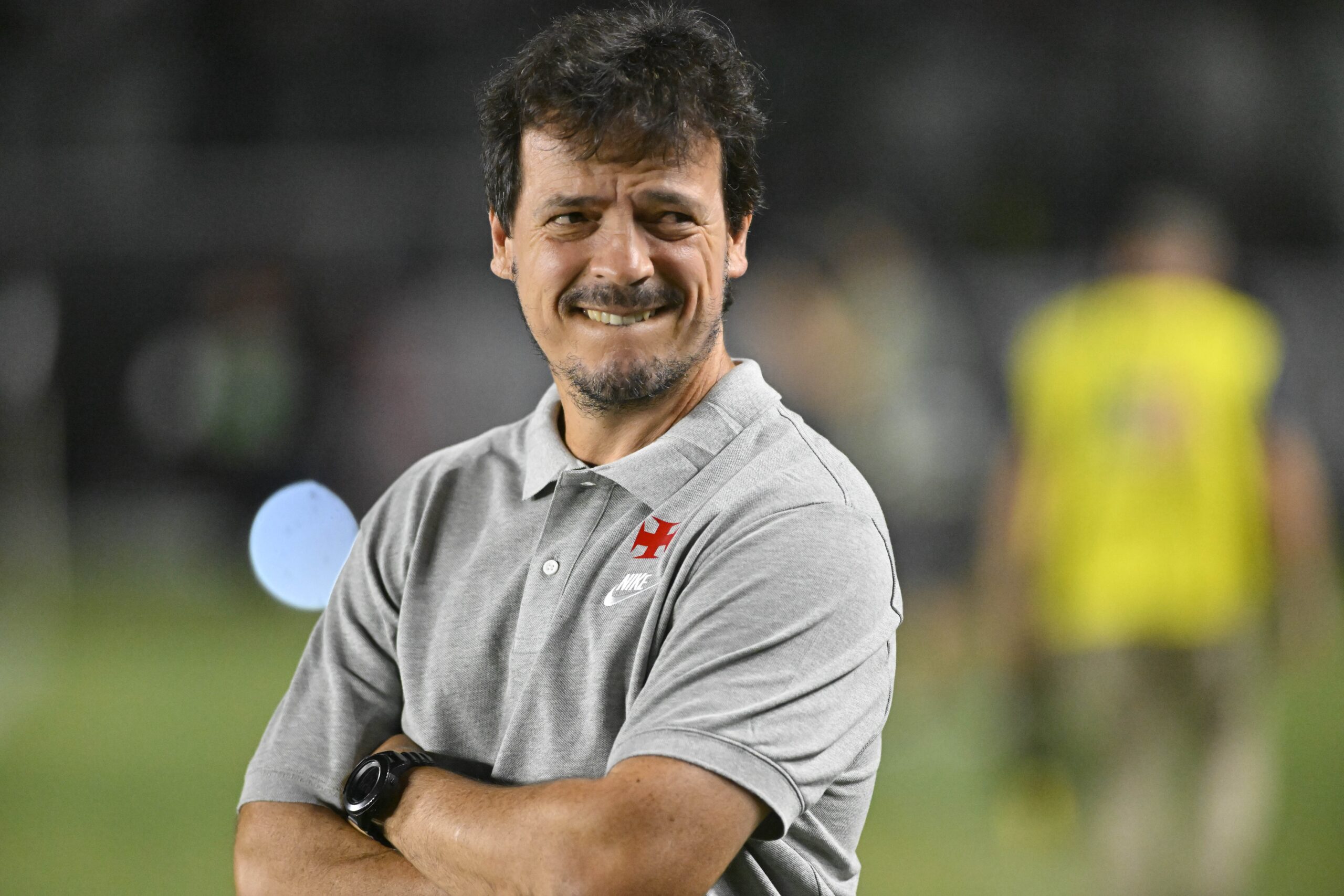 Diniz elogia Rojas e compara Gómez a Rayan em vitória do Vasco: “Tem muito talento”