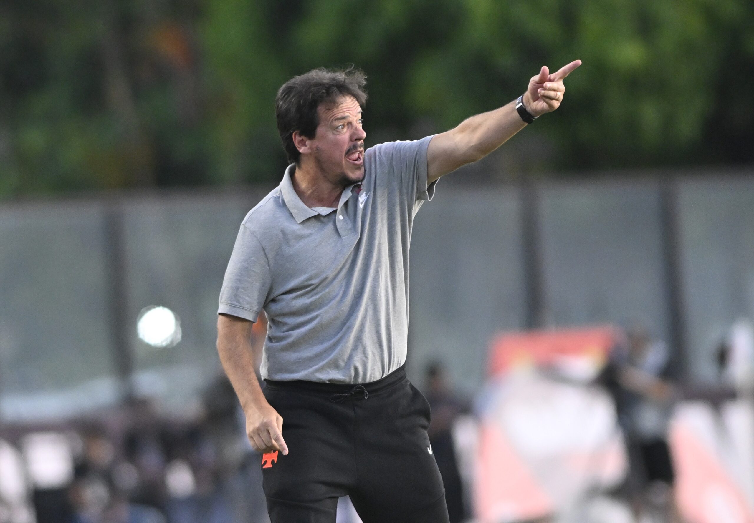 Diniz vê falta de entrosamento como fator para atuação ruim do Vasco: “Faltou ser mais agudo”