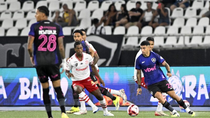 Botafogo estreia no Brasileirão em meio a sequência de clássicos no Carioca e mês decisivo do ano