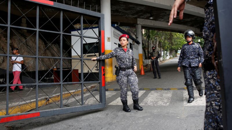 Venezuela liberta jornalistas em meio à pressão de Trump