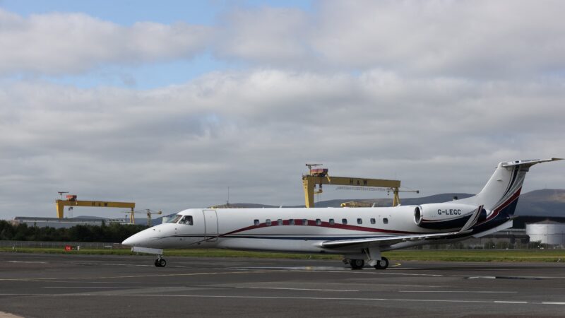 Embraer anuncia acordo com grupo Adani para fabricar aviões na Índia