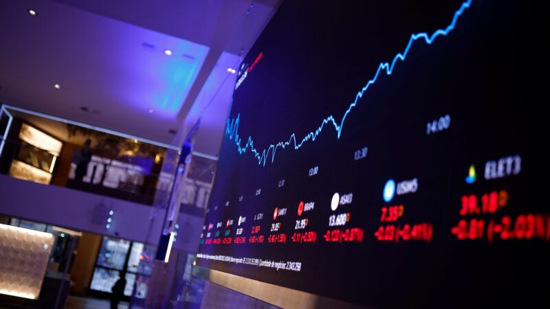 Ibovespa dispara 12% em janeiro e tem terceira maior alta mensal em 15 anos