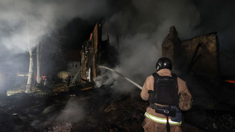 Segunda reunião trilateral entre EUA, Ucrânia e Rússia termina sem resolução sobre guerra