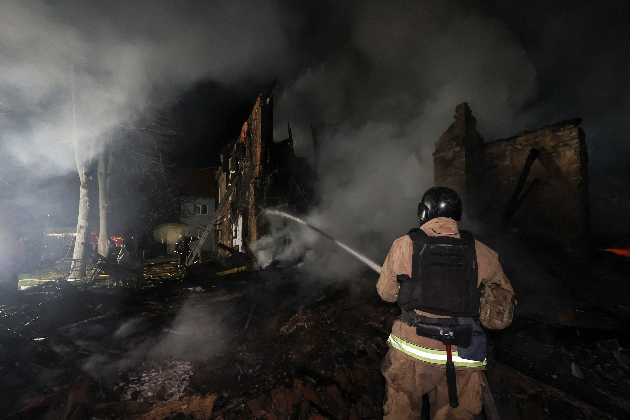 Segunda reunião trilateral entre EUA, Ucrânia e Rússia termina sem resolução sobre guerra