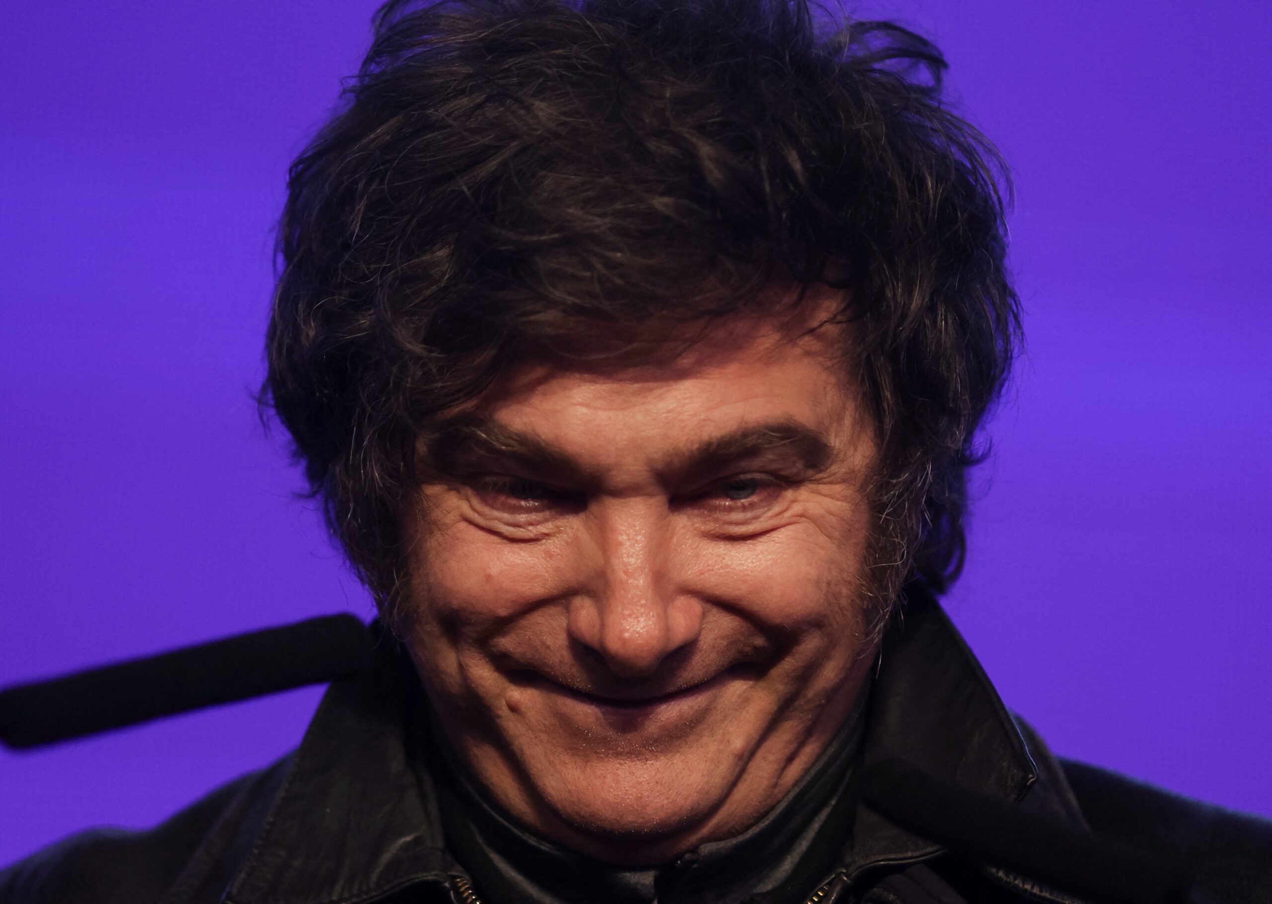 Com reformas de Milei, Argentina registra superávit fiscal em 2025 pelo segundo ano seguido