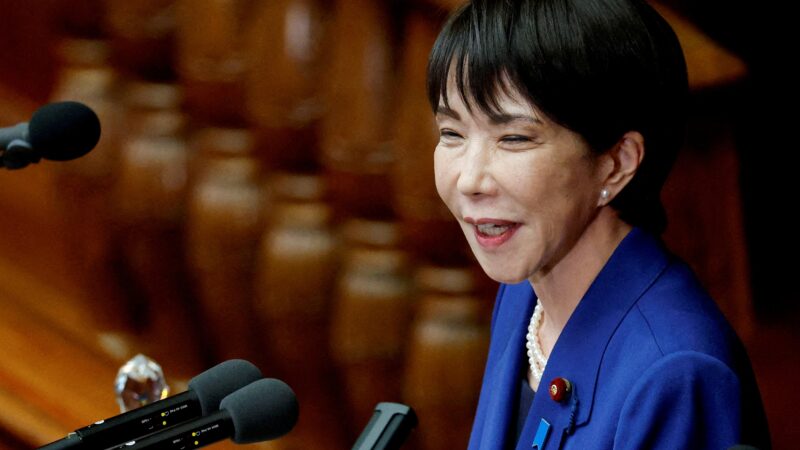 Reuniões de madrugada e só 2 horas de sono: quem é a nova premiê ‘workaholic’ que assusta japoneses