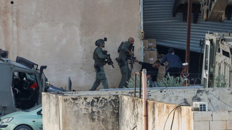 Israel ordena que dezenas de famílias palestinas no sul da Faixa de Gaza deixem suas casas