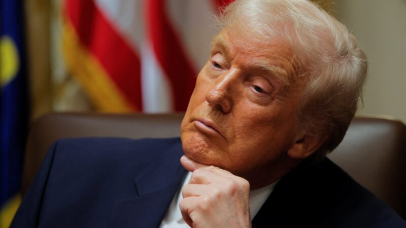 É #FAKE que o governo Trump suspendeu vistos para turistas do Brasil