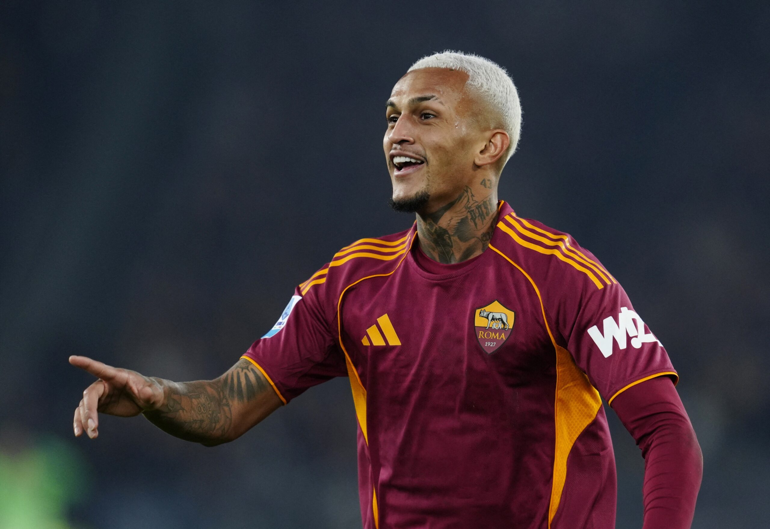 Manchester City faz contato por Wesley e avalia proposta ainda neste janela