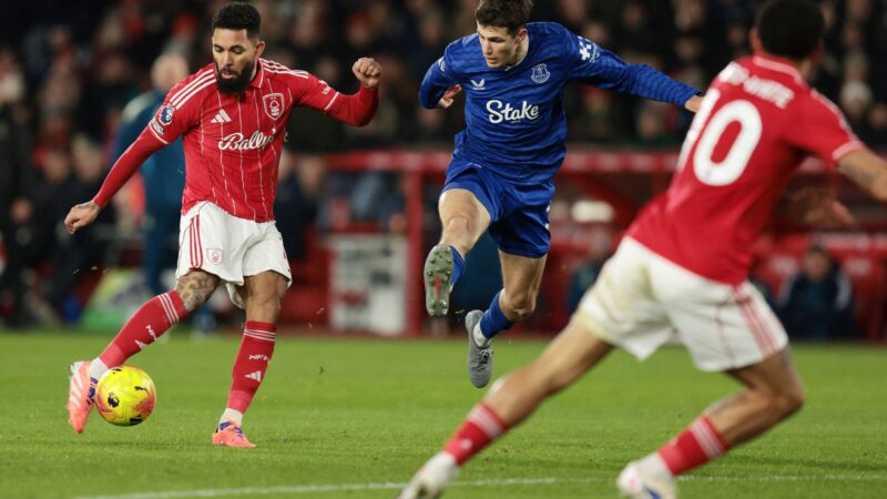 Douglas Luiz acerta retorno ao Aston Villa em novo empréstimo da Juventus