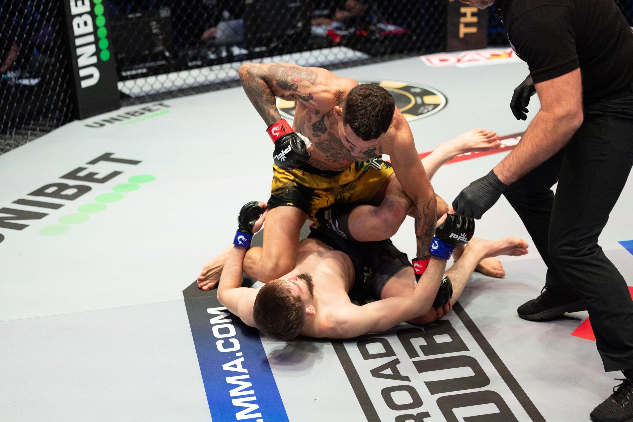 Veja os nocautes e finalizações que marcaram a programação do Combate em 2025