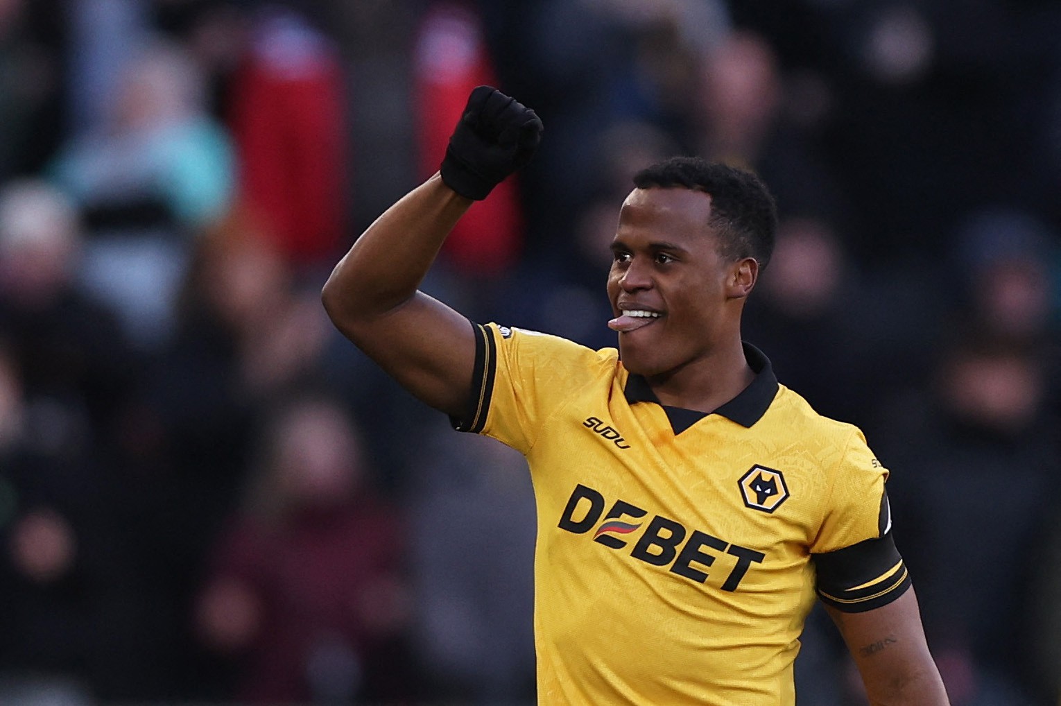 Palmeiras despista, mas mantém conversas por Arias e Almada