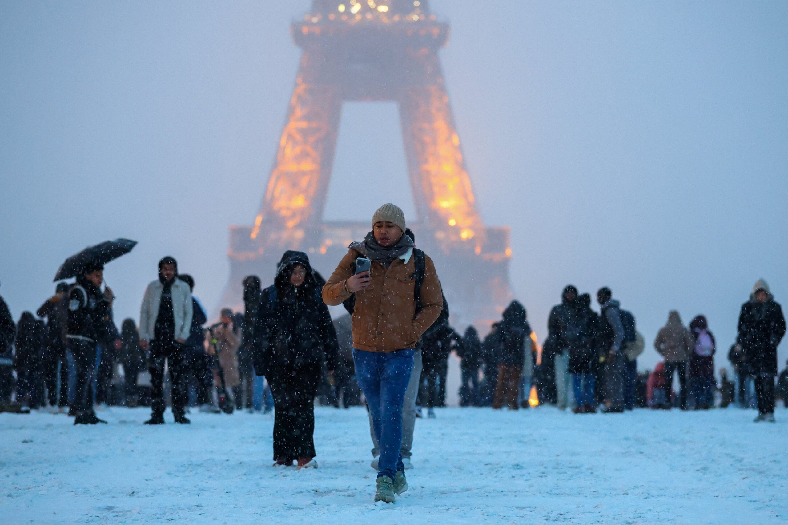 Satélites revelam nevasca continental impulsionada por bloqueio atmosférico na Europa