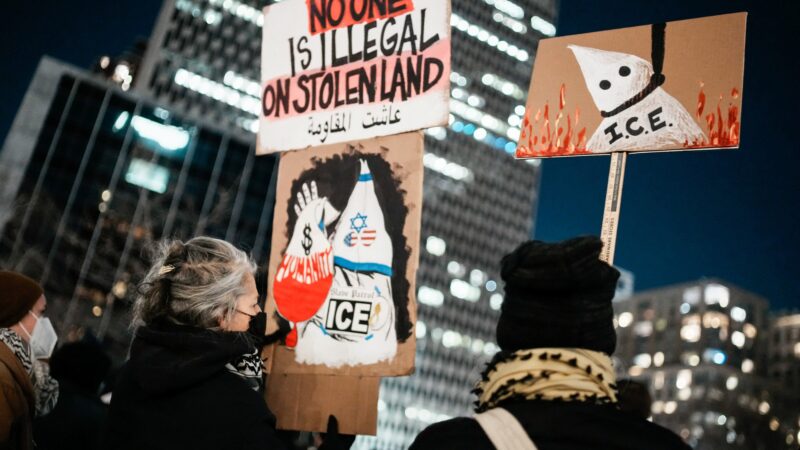 Agentes federais dos EUA atiram em duas pessoas em Portland