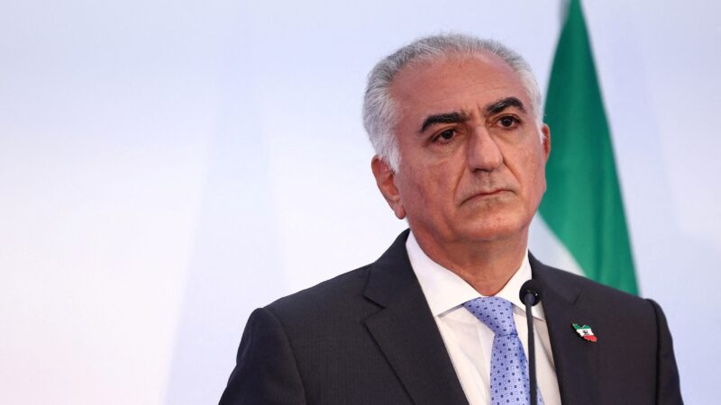 Reza Pahlavi: o filho de ditador que se apresenta como príncipe herdeiro e líder da oposição do Irã