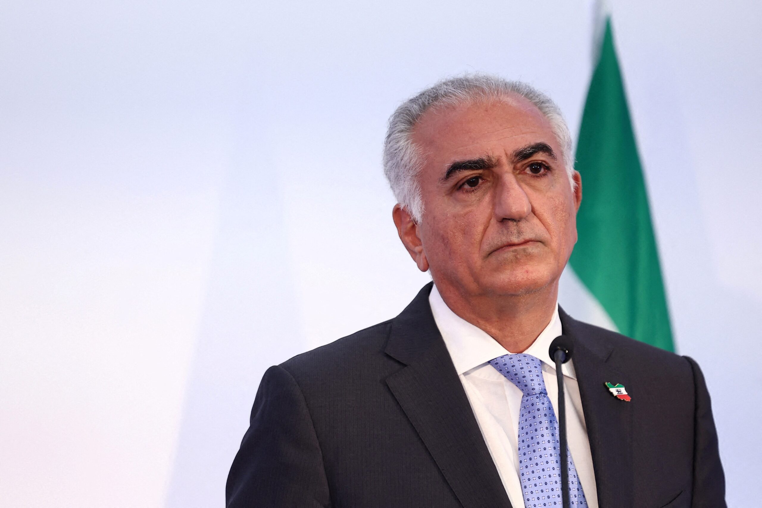 Reza Pahlavi: o filho de ditador que se apresenta como príncipe herdeiro e líder da oposição do Irã