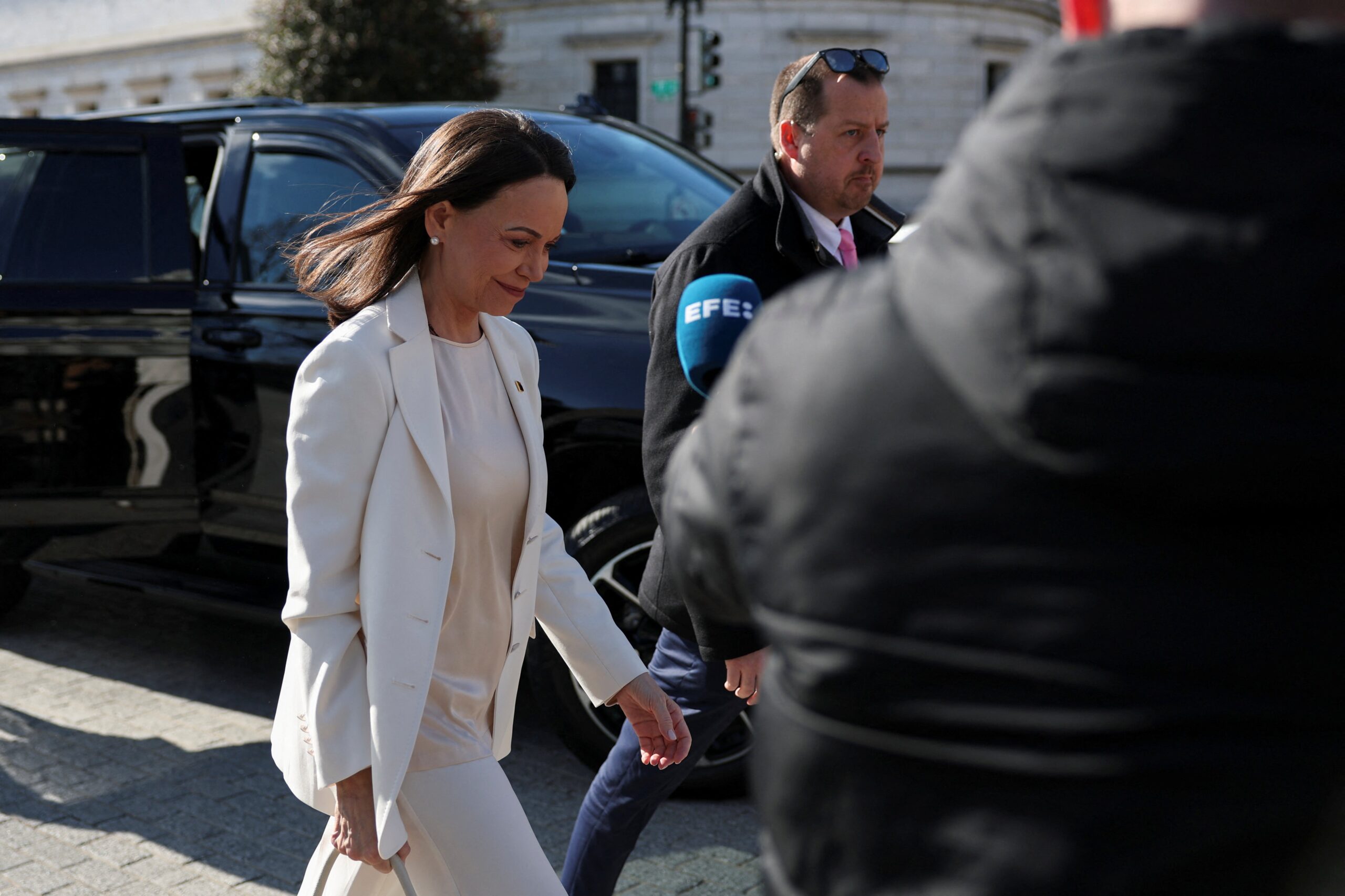 María Corina Machado chega à Casa Branca para encontro com Trump