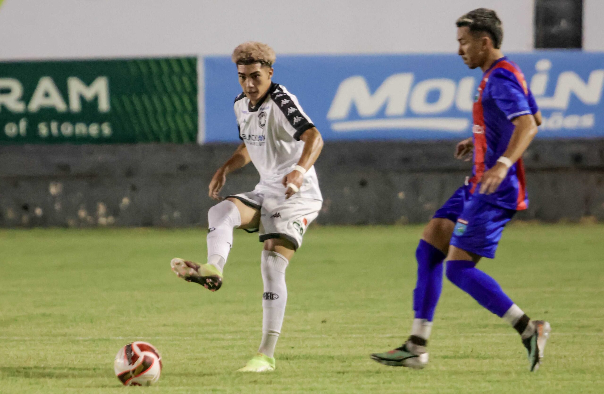 Jovem Breno Melo “cai nas graças” da torcida do Rio Branco-ES
