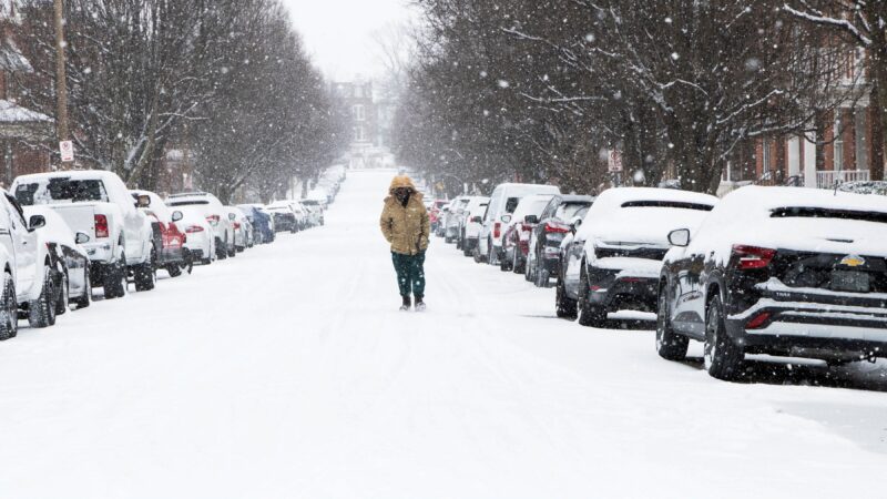 Megatempestade nos EUA: neve e gelo deixam 230 mil sem energia e colocam metade do país sob ameaça
