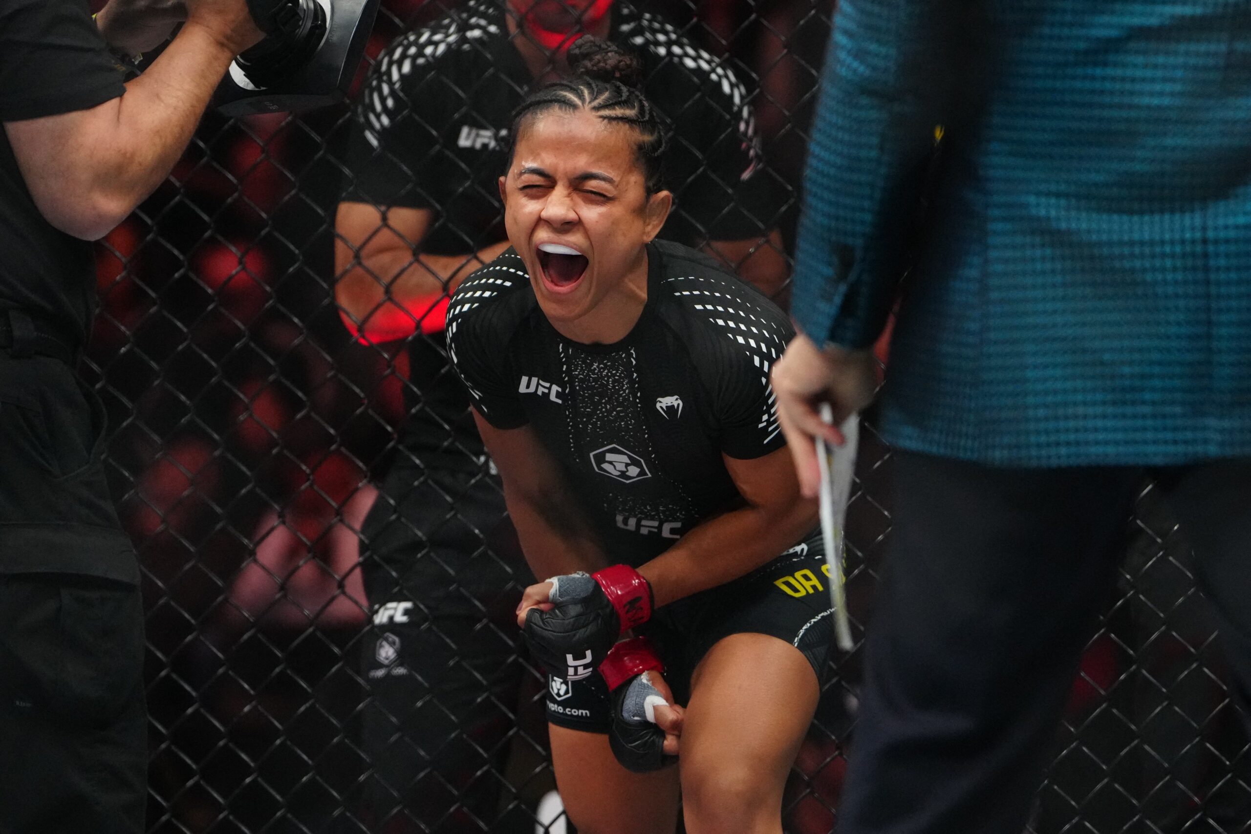UFC 324: Natalia Silva vence ex-campeã e se aproxima de luta pelo título