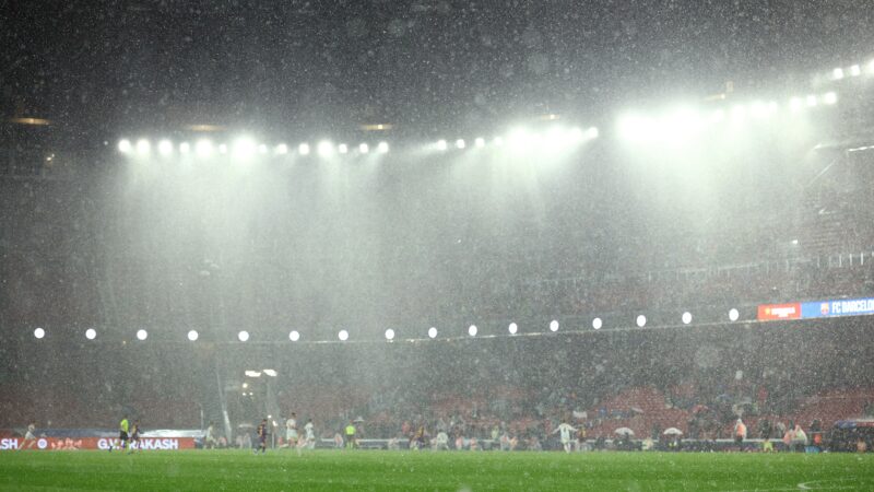 Sem conclusão da reforma de €1,5 bilhão, Camp Nou alaga em vitória do Barcelona: “Estádio em cascata”