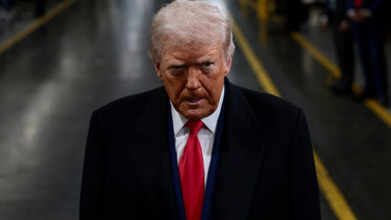 Governo Trump ameaça TVs dos EUA para mudar regras de entrevistas com candidatos, diz diretora de agência