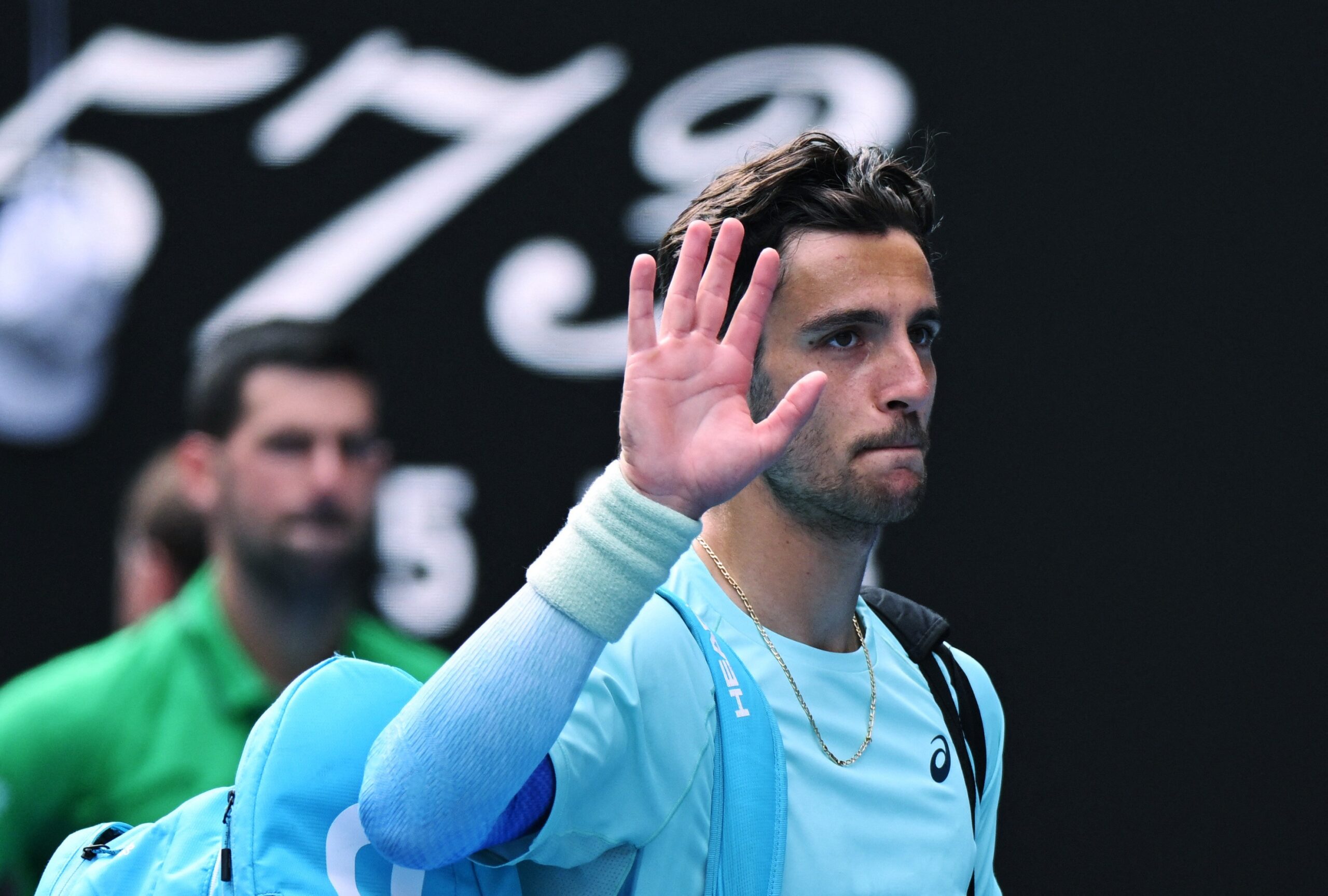 Musetti abandona partida e Djokovic avança às semis do Australian Open